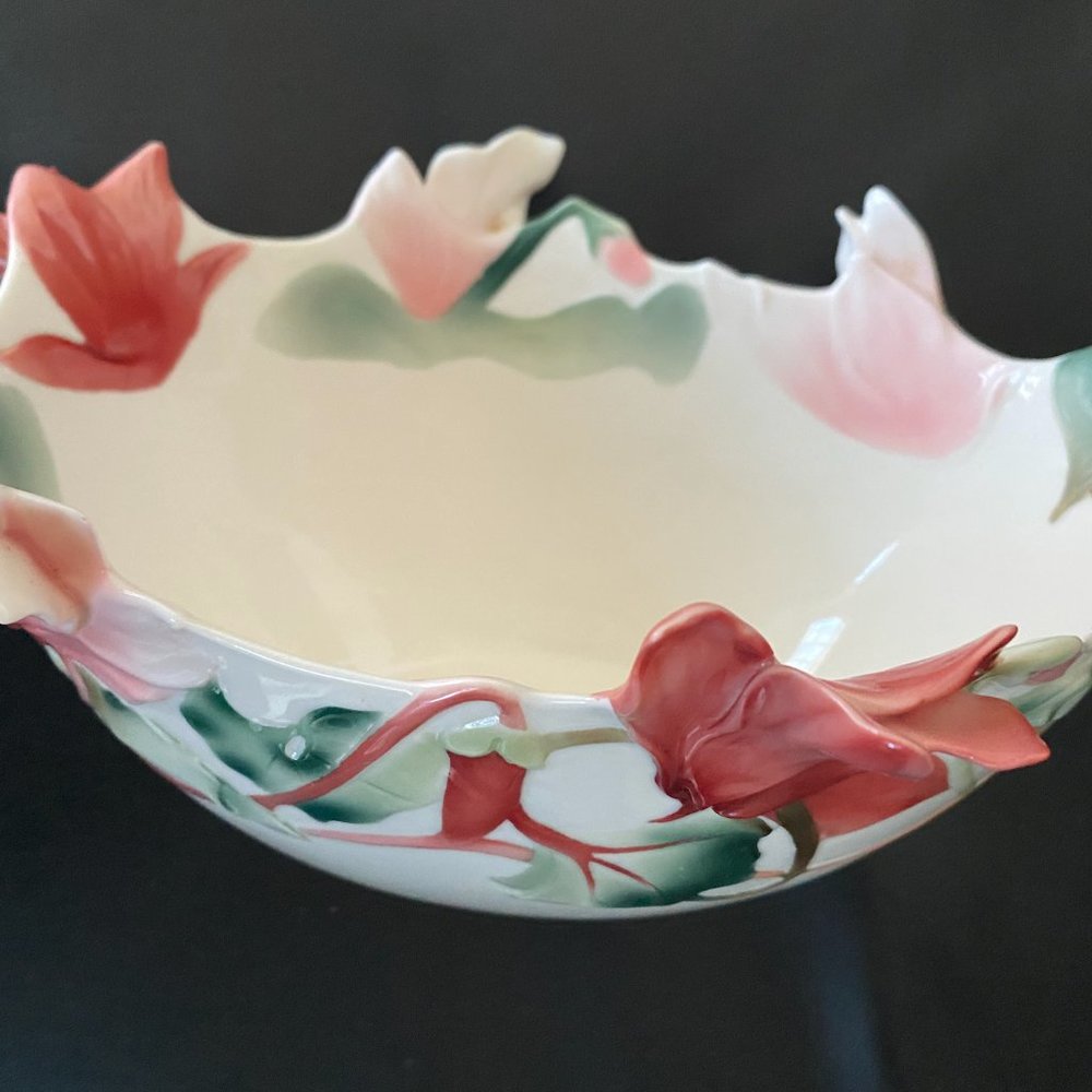FRANTZ Collection Cyclamen Lattice Bowl with box - FZ 01098